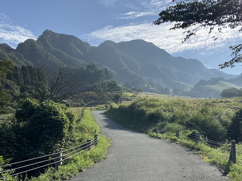 九州自然歩道 49日目 藪漕ぎ上等南阿蘇外輪山 熊本県阿蘇郡高森町高森中央~高森町清水峠 2020年9月19日 - 九州自然歩道を週末に歩き倒す