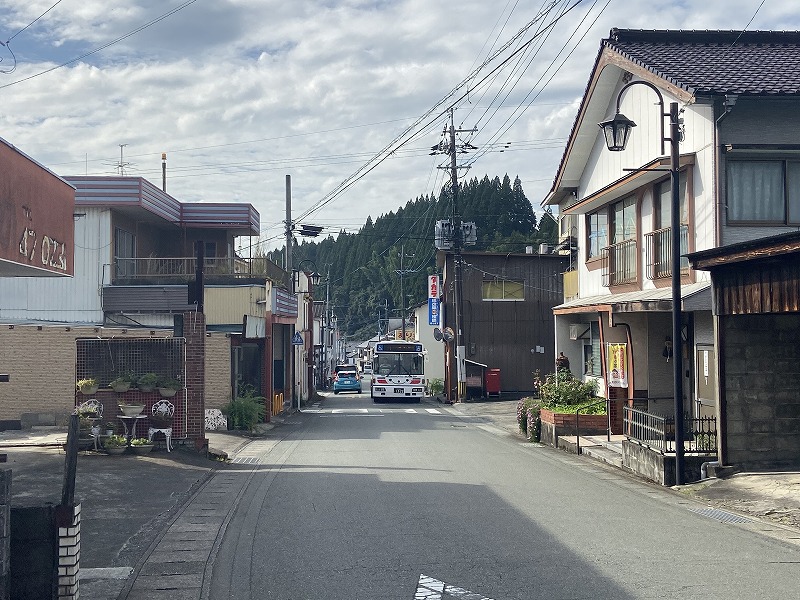 九州自然歩道 52日目 平家由来の内大臣峡から町に下る 熊本県上益城郡山都町内大臣峡~下益城郡美里町砥用 2020年9月22日 - 九州自然 ...