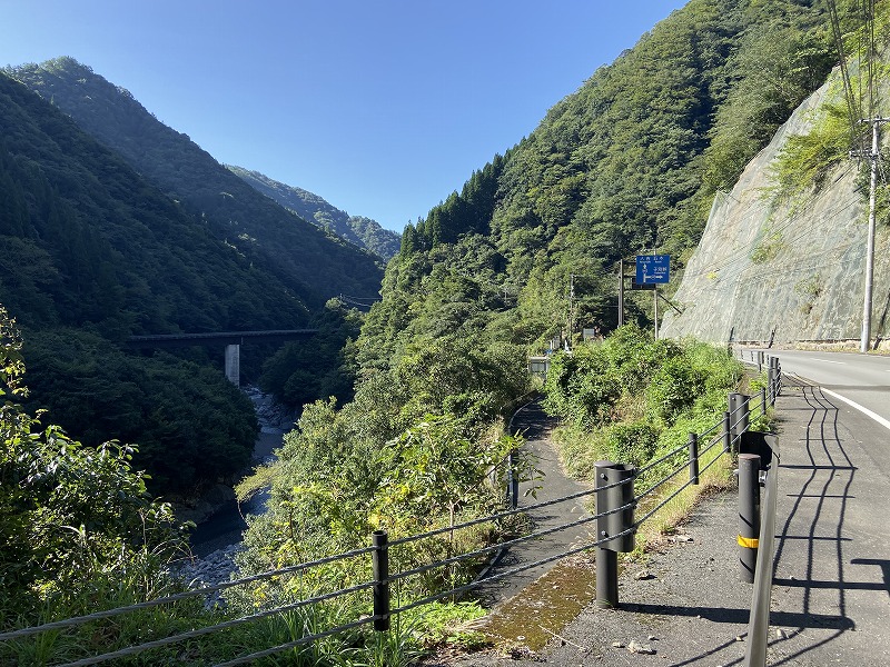九州自然歩道 54日目 清流川辺川を眺めながら子守唄の里へ 熊本県八代市泉町仁田尾（五家荘）～球磨郡五木村頭地 2020年9月27日 - 九州 ...