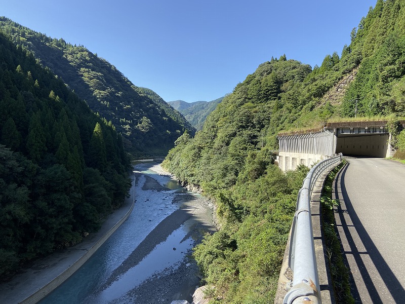 九州自然歩道 54日目 清流川辺川を眺めながら子守唄の里へ 熊本県八代市泉町仁田尾（五家荘）～球磨郡五木村頭地 2020年9月27日 - 九州 ...
