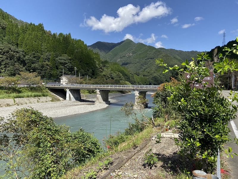 九州自然歩道 54日目 清流川辺川を眺めながら子守唄の里へ 熊本県八代市泉町仁田尾（五家荘）～球磨郡五木村頭地 2020年9月27日 - 九州 ...