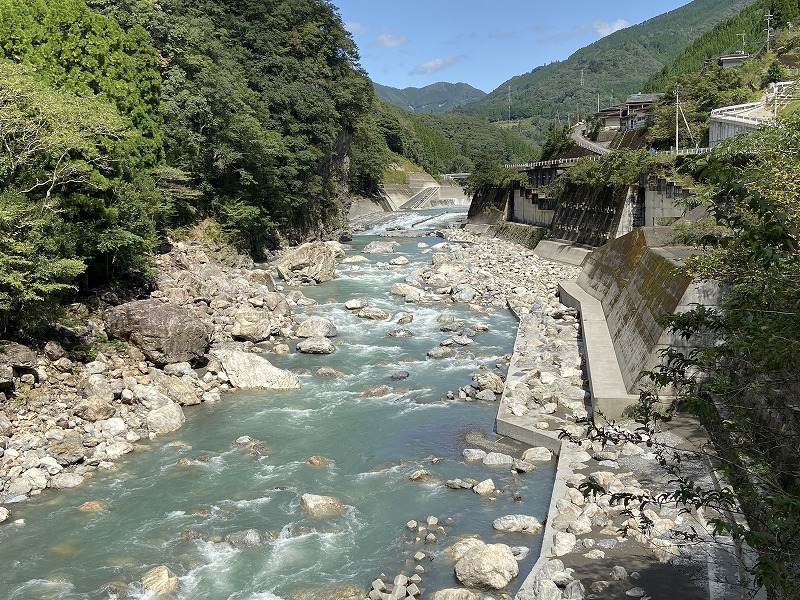 九州自然歩道 54日目 清流川辺川を眺めながら子守唄の里へ 熊本県八代市泉町仁田尾（五家荘）～球磨郡五木村頭地 2020年9月27日 - 九州 ...