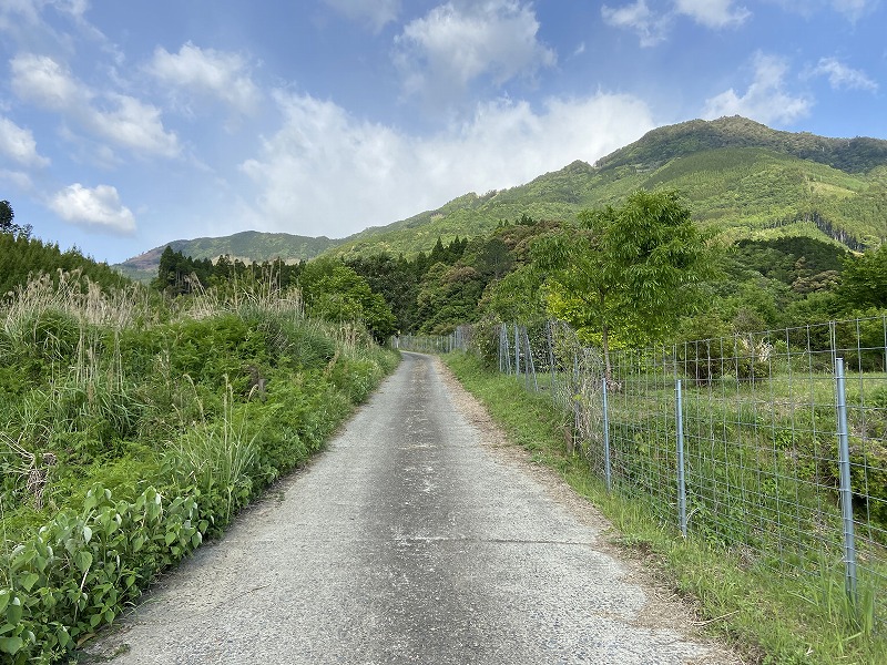 九州自然歩道 100日目 九州山地のだいたい快適な山道を宇納間地蔵尊まで歩く 宮崎県東臼杵郡美郷町西郷田代~東臼杵郡美郷町北郷宇納間 2021 ...