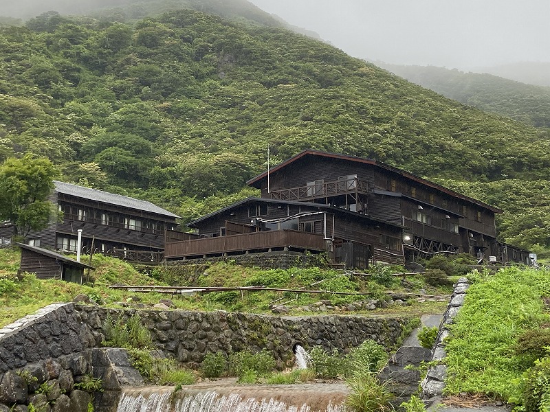 2021年8月9日 九州自然歩道 113日目 大分県竹田市久住町法華院温泉山荘～玖珠郡九重町牧ノ戸峠 ずぶ濡れ地獄の最後に天使を見た ...