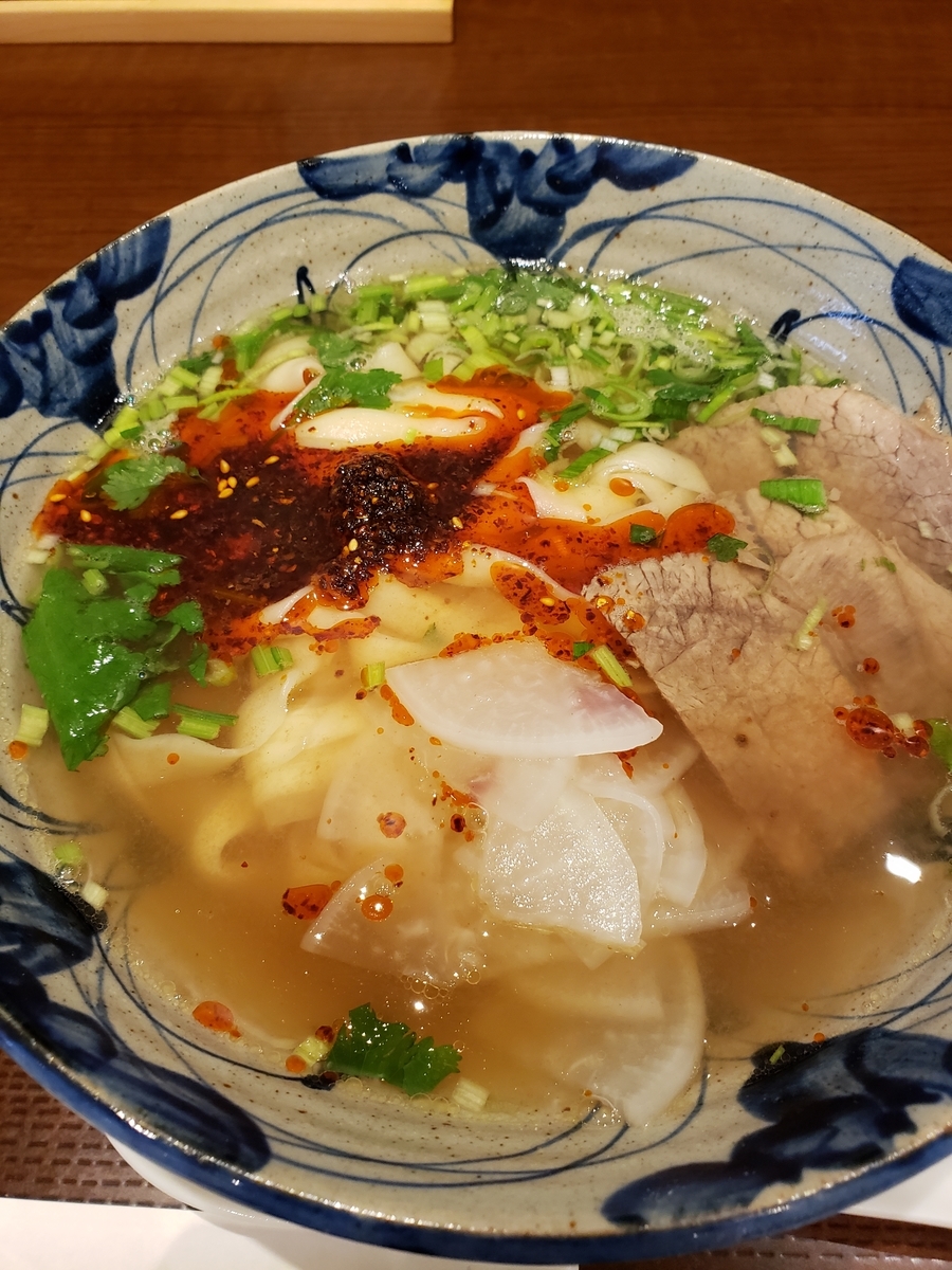 中華蘭州牛肉拉麺,神戸,元町商店街,平麺,パクチー,牛肉,但馬牛,チャーシュー,ラー油,