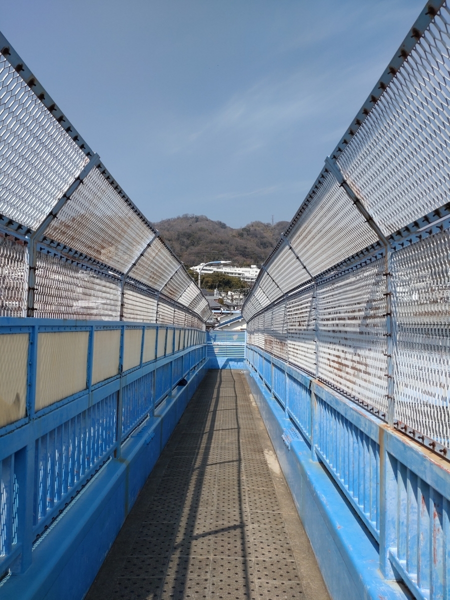 空色,歩道橋,写真好きな人と繋がりたい,山,空,xperia 10iii lite,