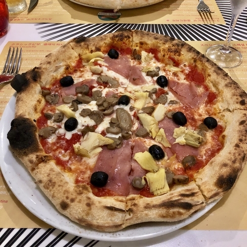 船内で焼いたピザ