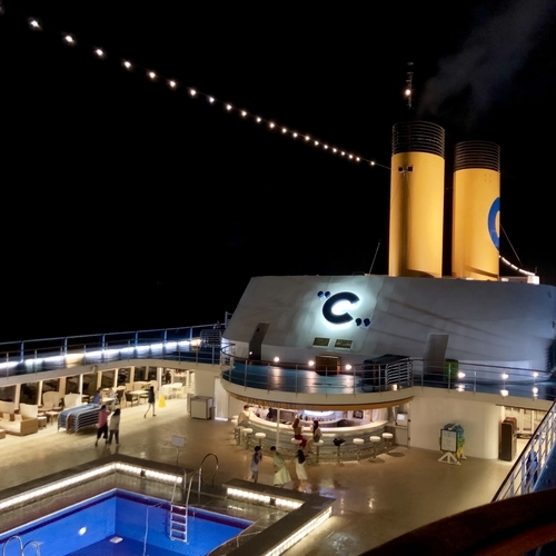 ライトアップしたコスタネオロマンチカ