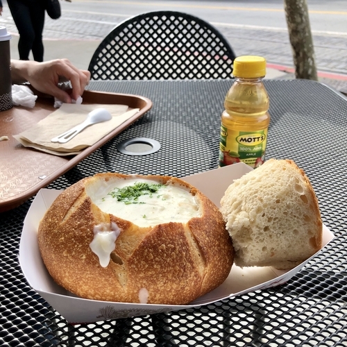 BOUDINのクラムチャウダー