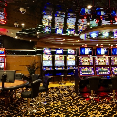 カジノ（Royal Palm Casino）