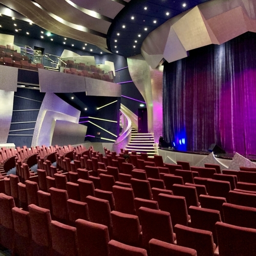 シアター（The Strand Theater）