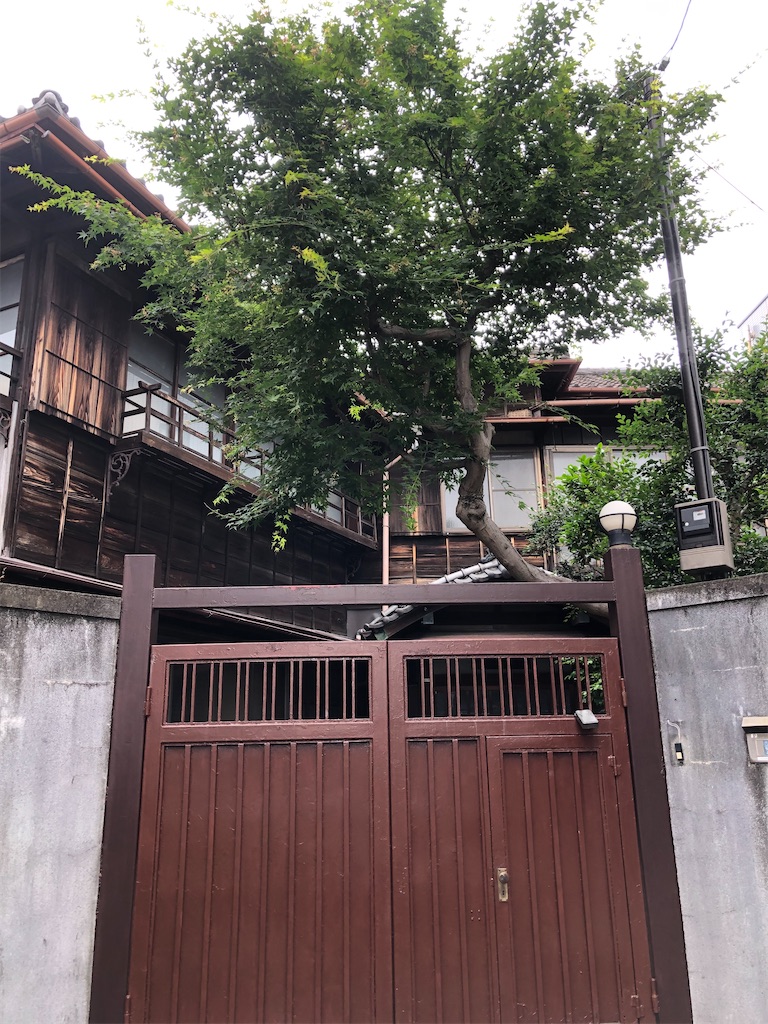 正門