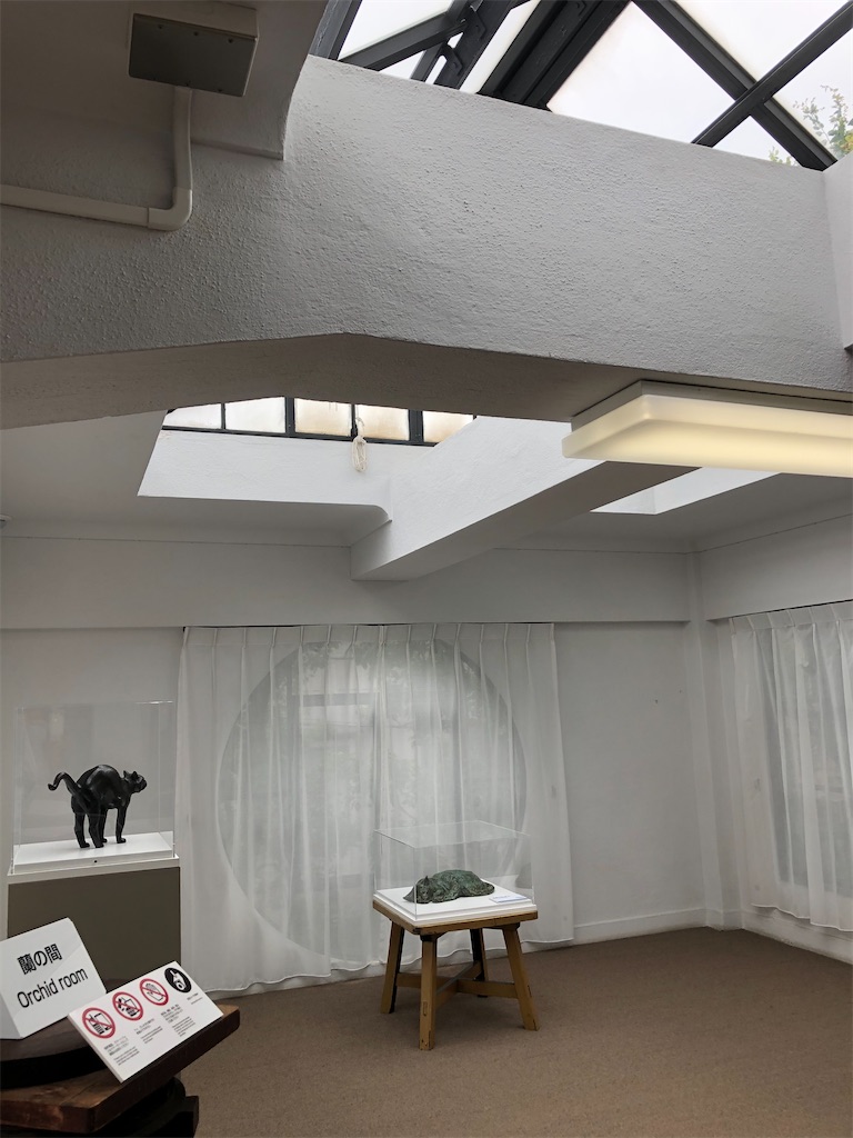 今までと全く雰囲気の違う蘭の間。