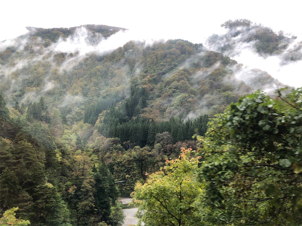 雨が止んで雲になっていく瞬間