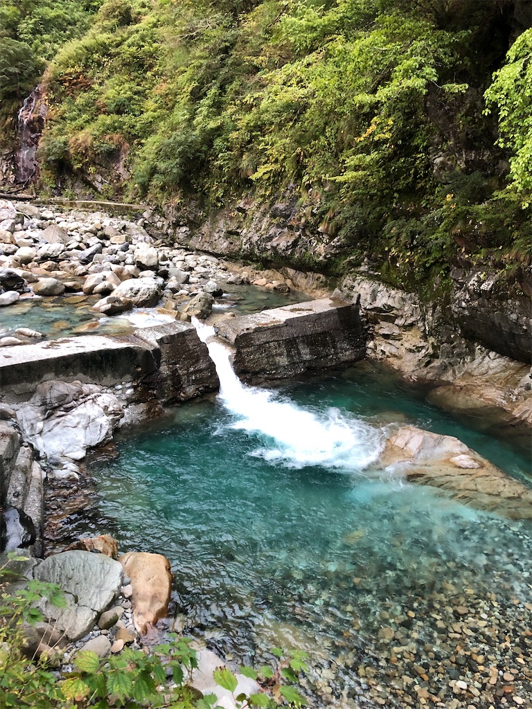 ものすごく綺麗な黒薙川