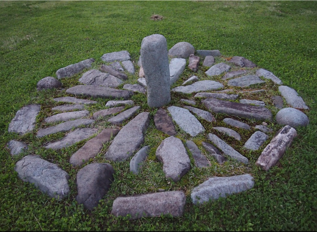 日時計と呼ばれる配石遺構