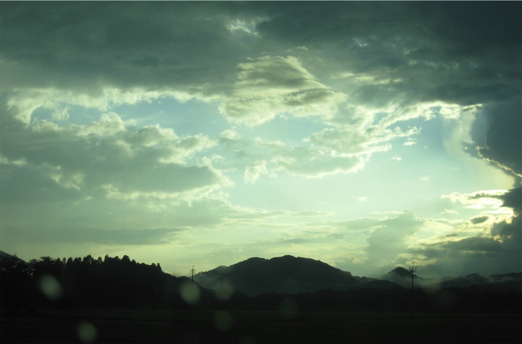 雨雲が去っていきます。