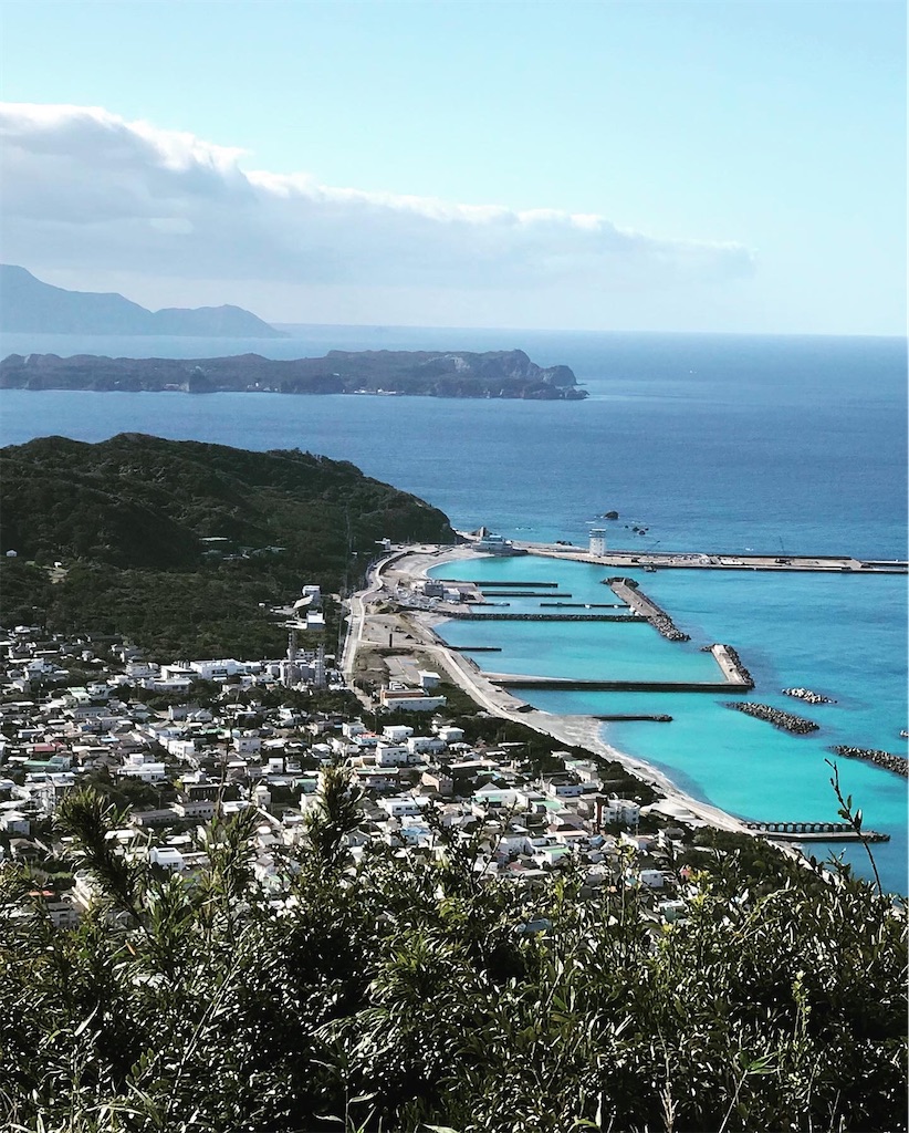 宮塚山から見る、本村前浜。