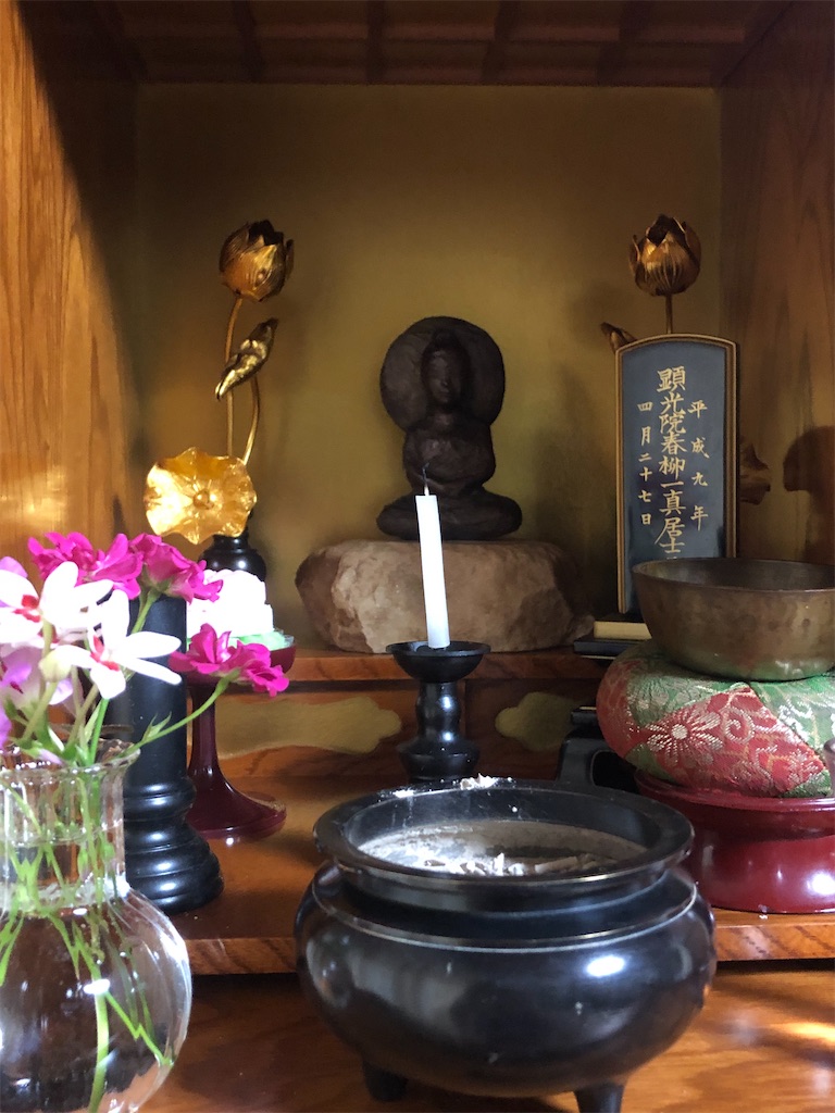 仏壇と供花