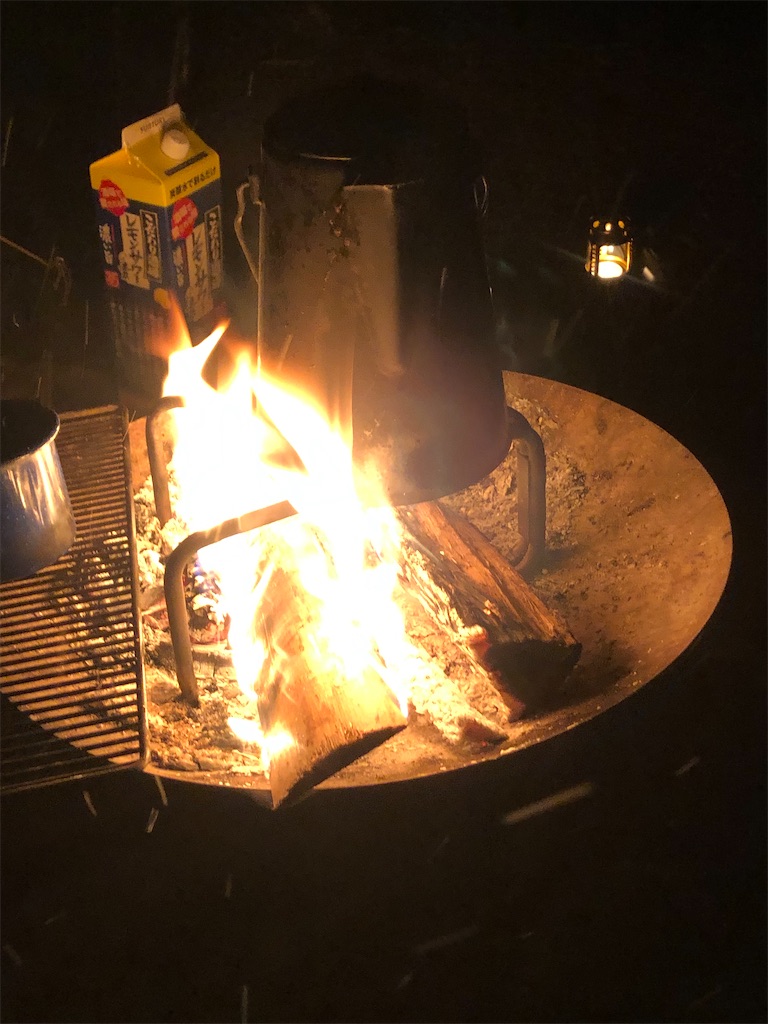 しんしんと更けて行く夜と寒さ