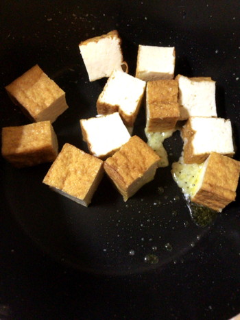 油+ニンニク・生姜の、香ばしい味付け 油+ニンニク・生姜の、香ばしい味付け