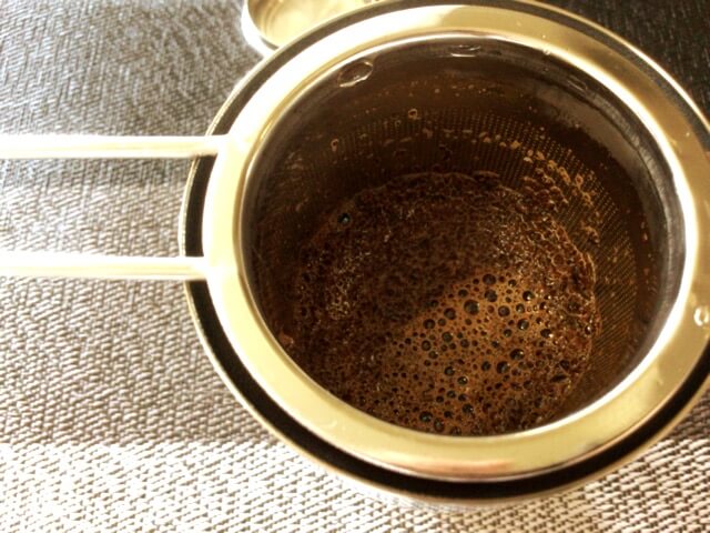 淹れ方② お湯を入れ、蒸らすだけ 淹れ方② お湯を入れ、蒸らすだけ