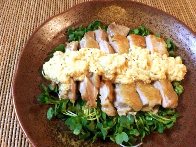 パリパリ大蒜チキンの白だし黄身おろしソース(糖質2.5g) パリパリ大蒜チキンの白だし黄身おろしソース(糖質2.5g)