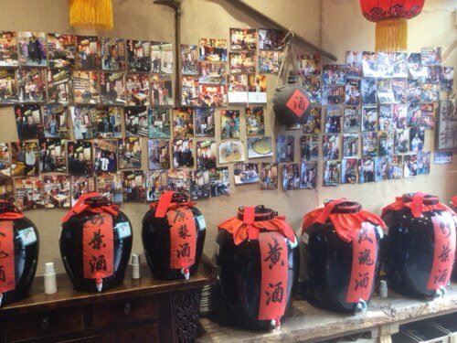 城内で手招きする、魅惑のお土産店達 城内で手招きする、魅惑のお土産店達