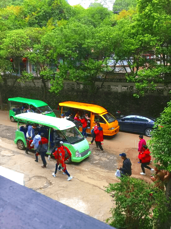 中国人のバス乗車争奪戦 中国人のバス乗車争奪戦
