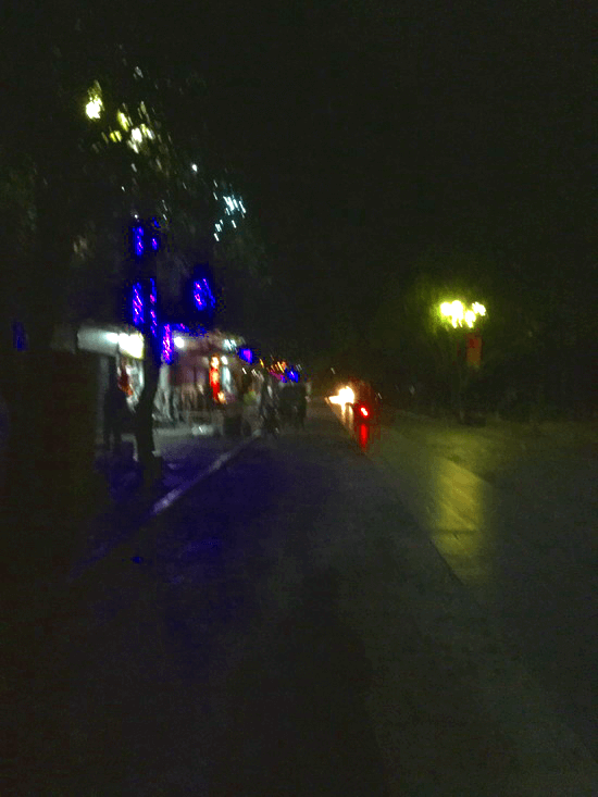賑やかな楽しさに包まれる宿泊所の夜 "賑やかな楽しさに包まれる宿泊所の夜