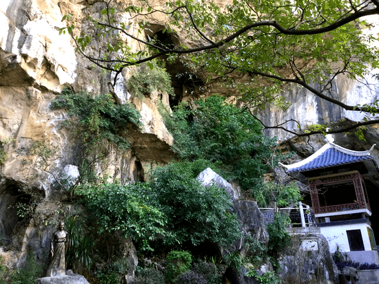 桂林の七星岩の入り口 桂林の七星岩の入り口