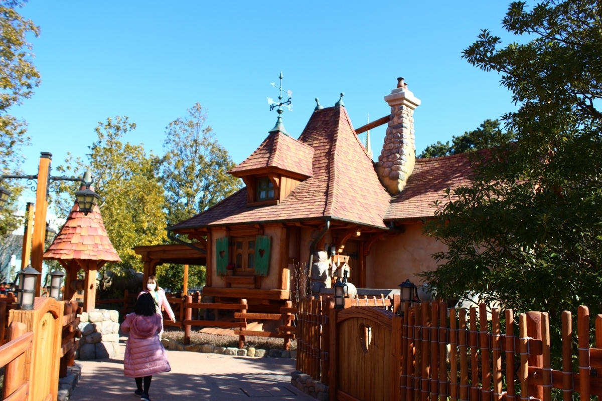 美女と野獣の新エリアに詰め込まれたユーモアが素敵すぎた ディズニーランド ねむ子ブログ