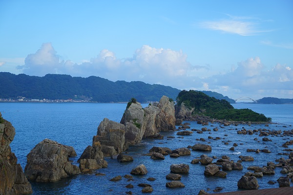 f:id:nemuneco-r:20180719135108j:plain 橋杭岩