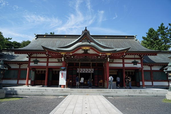 気比神宮の外拝殿