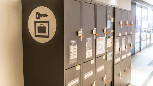 人に会わずに荷物を渡す方法｜コインロッカー受け渡しの正しい使い方と 