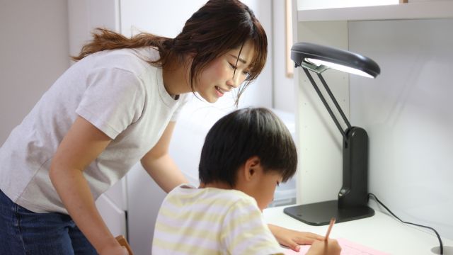 テープで「とめる」の漢字はどっち?止めると留めるの違いを親子でやさしく解説 - 生活の知恵さんブログ