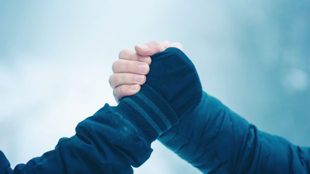 「頑張れ」の面白い言い換えフレーズ集|友達をクスッと励ます応援の言葉 - 生活の知恵さんブログ