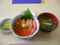 昼食・ウニいくらカニ丼