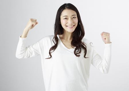喜ぶ女性