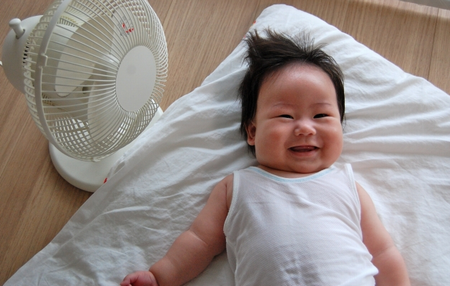 微笑む赤ちゃん f:id:nextzone:20170407074401j:plain