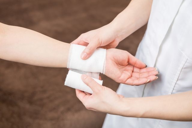 腱鞘炎のケアをする