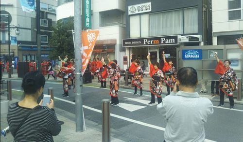 熊谷駅前でのイベントにて踊り