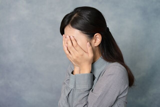 なぜかすぐに涙が出る