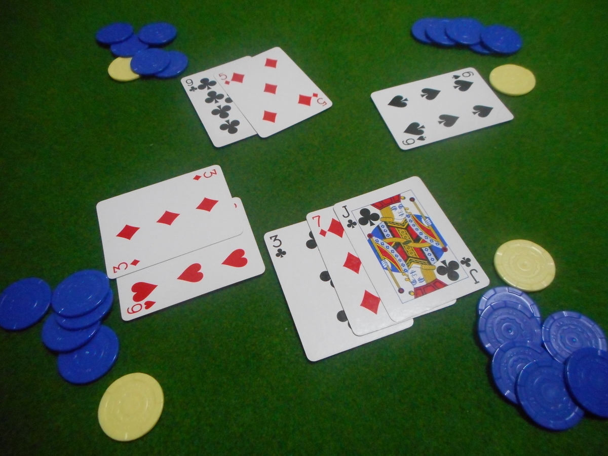 テーブルゲーム ポーカー 売ります。