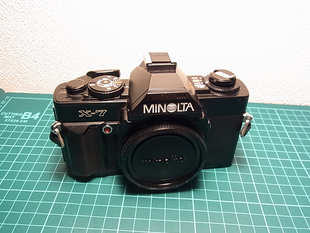水着美女に惹かれて MINOLTA X-7 Black - ネズさんの一日