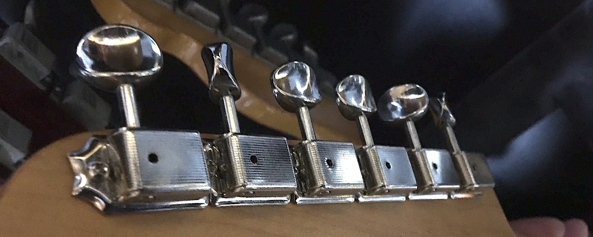 フェンダー・メキシコのペグ交換について。 - Nobuの日々のギターとか