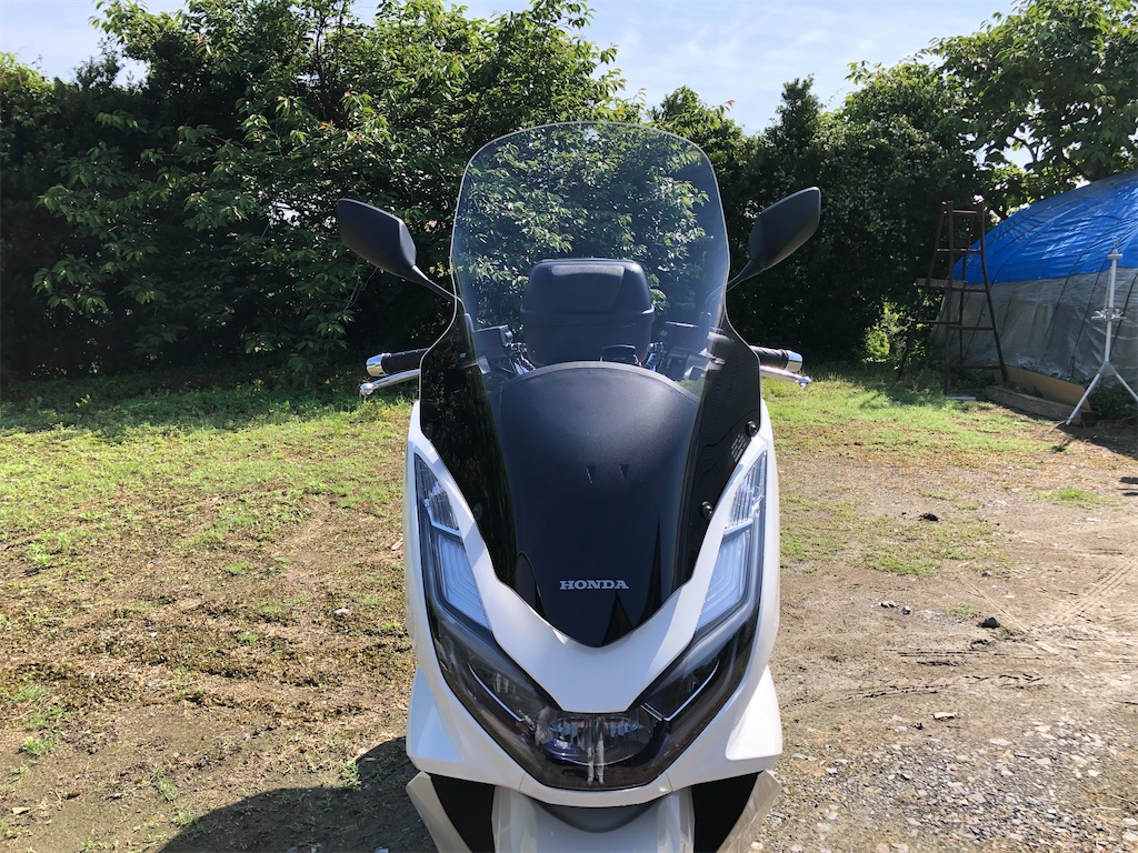 PCX R-spaceロングスクリーン - バイクのある景色