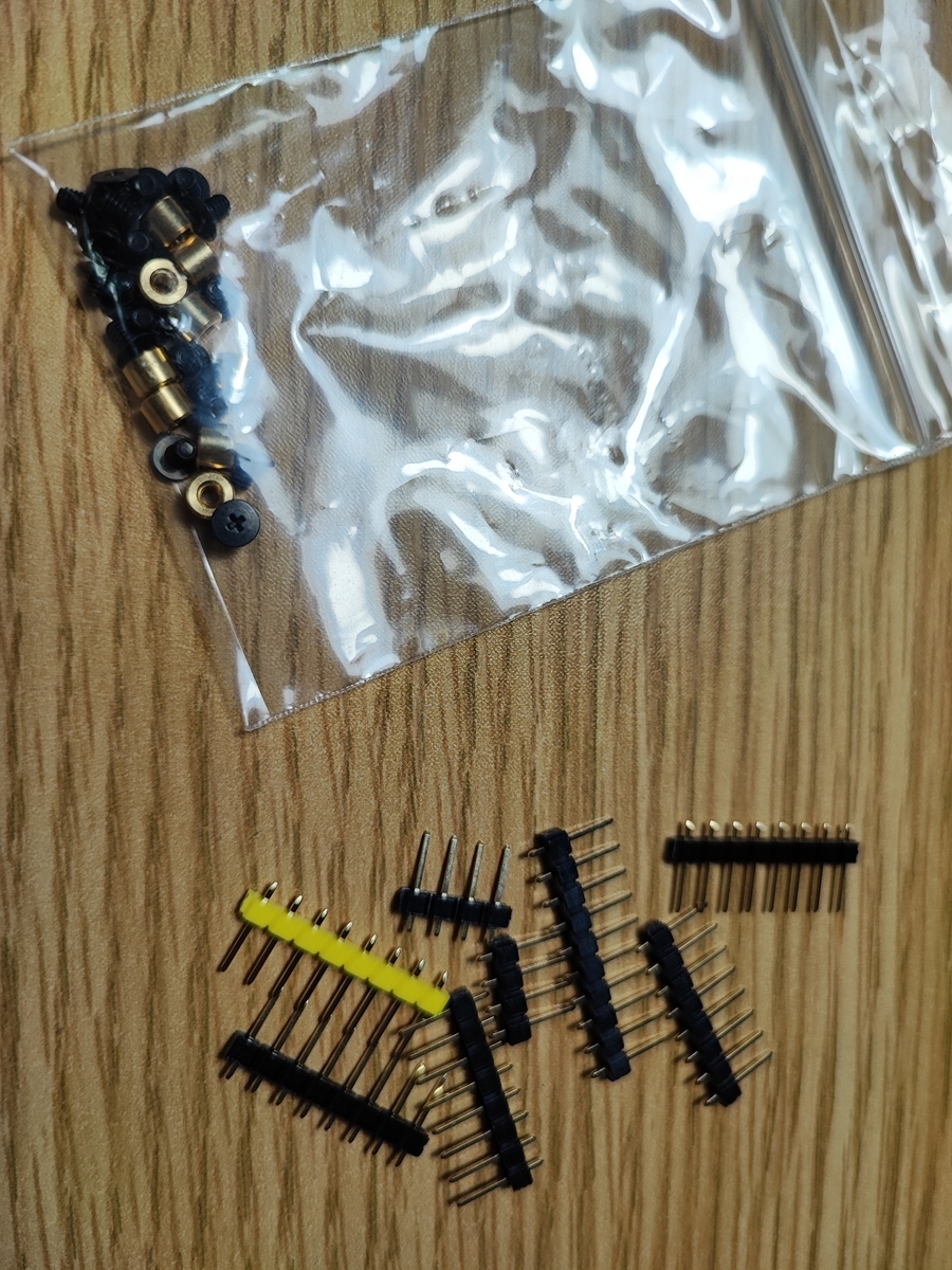 M2スペンサー、ネジ、ピンヘッダ