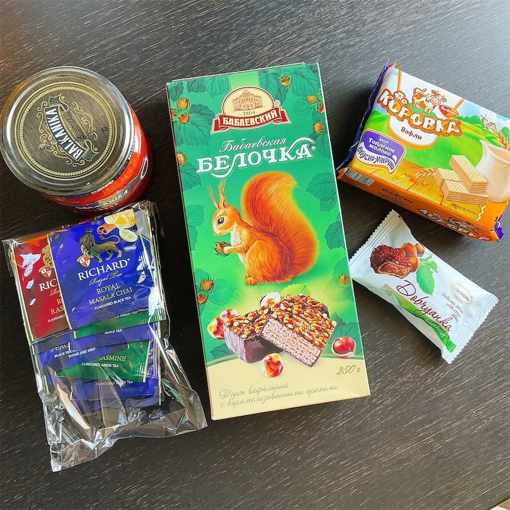 ロシアの食料品店「赤の広場」でヤッバイ爆買い【銀座】 - ニッチで