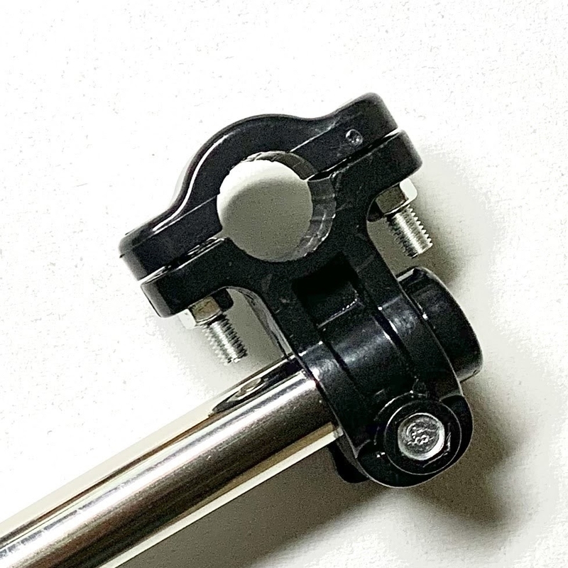 自転車のバーにつける三脚